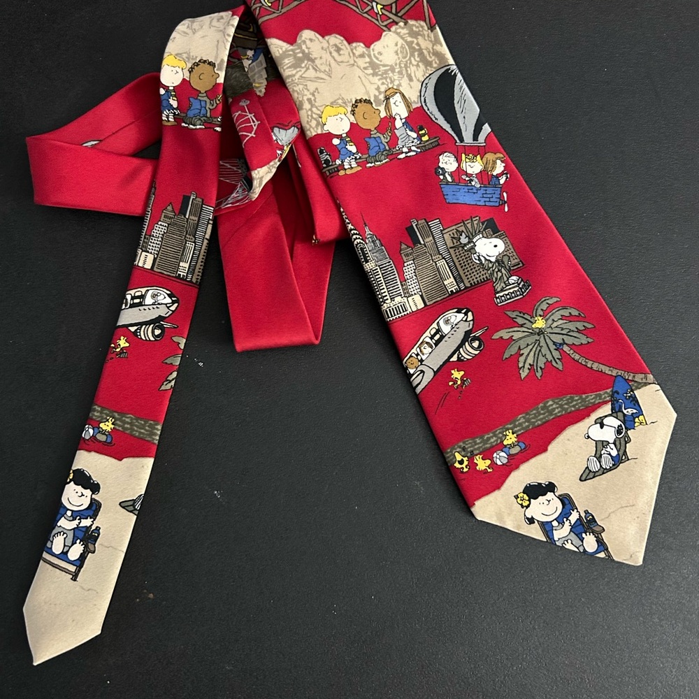Peanuts Vintage “Coast to Coast” Necktie